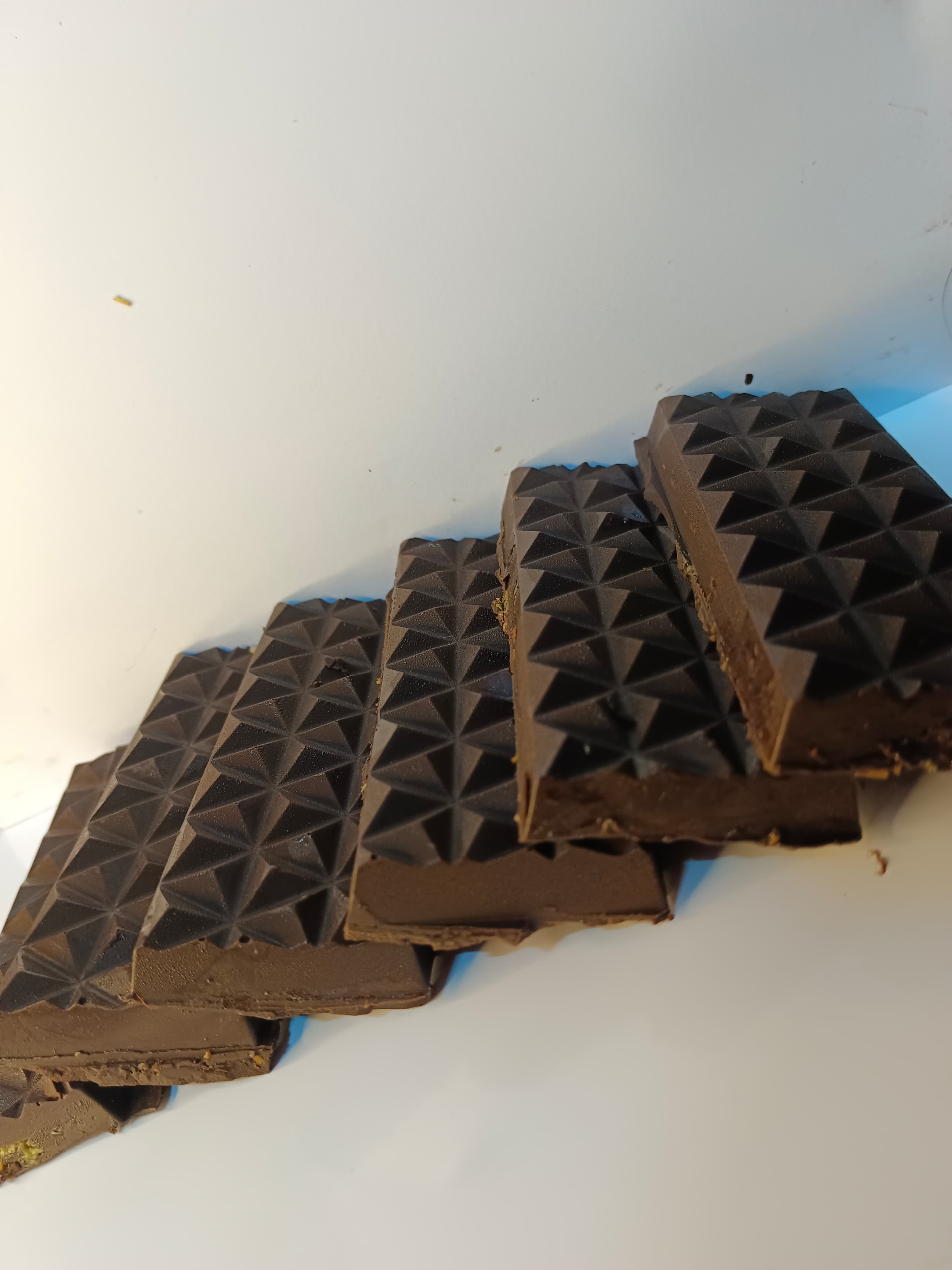 Kunafa Chocolate Bar